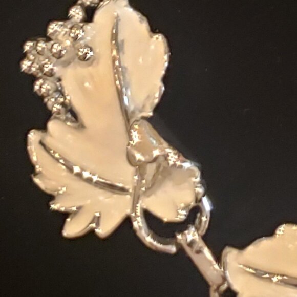 Vintage Sarah Coventry Whispering Leaves White Enamel Necklace - Picture 12 of 12